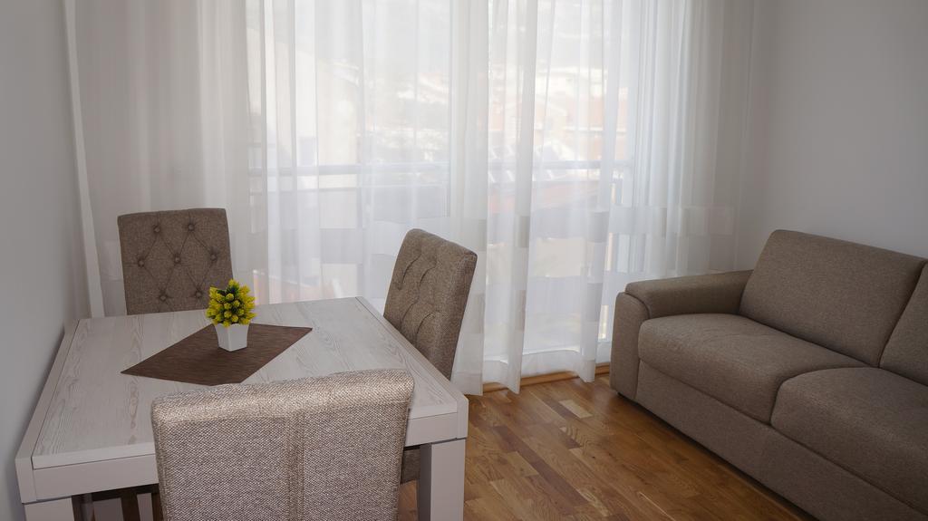 Apartments Lora Bokeljske Brigade Будва Екстериор снимка