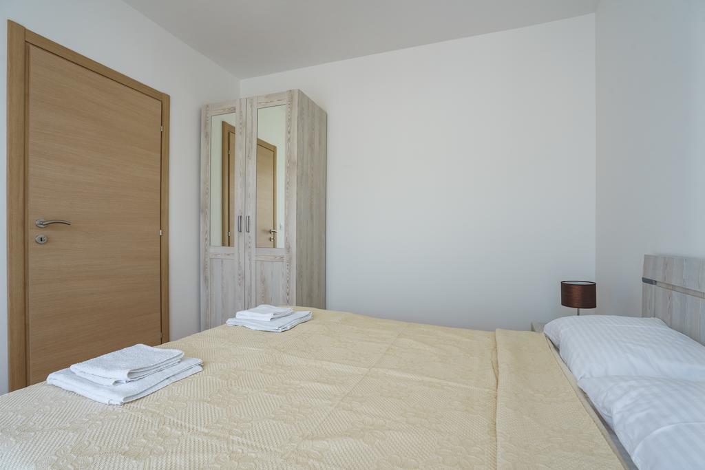 Apartments Lora Bokeljske Brigade Будва Екстериор снимка