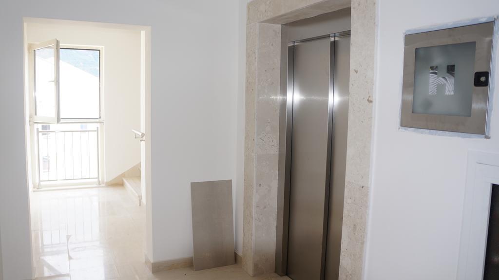 Apartments Lora Bokeljske Brigade Будва Екстериор снимка