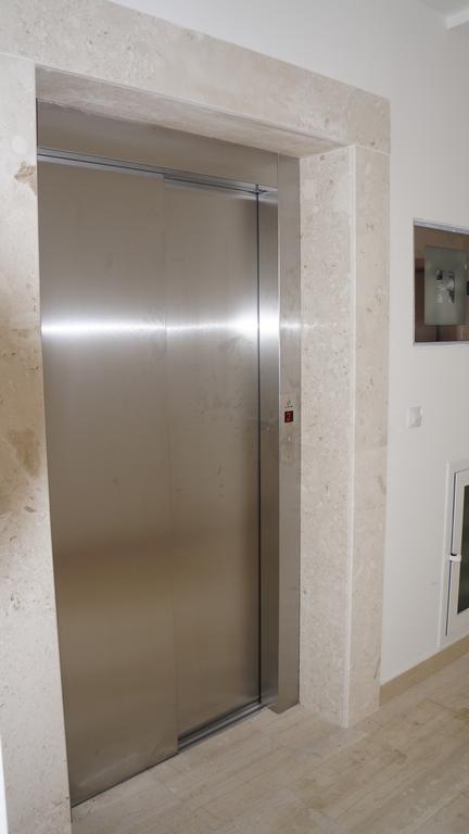 Apartments Lora Bokeljske Brigade Будва Екстериор снимка