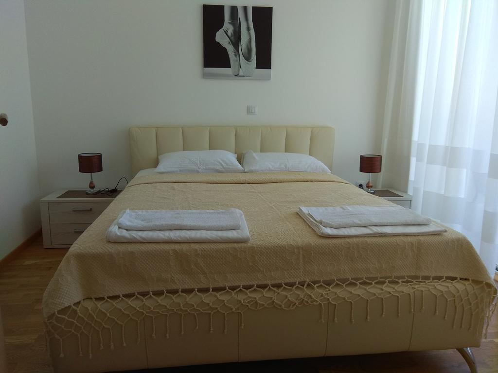 Apartments Lora Bokeljske Brigade Будва Екстериор снимка