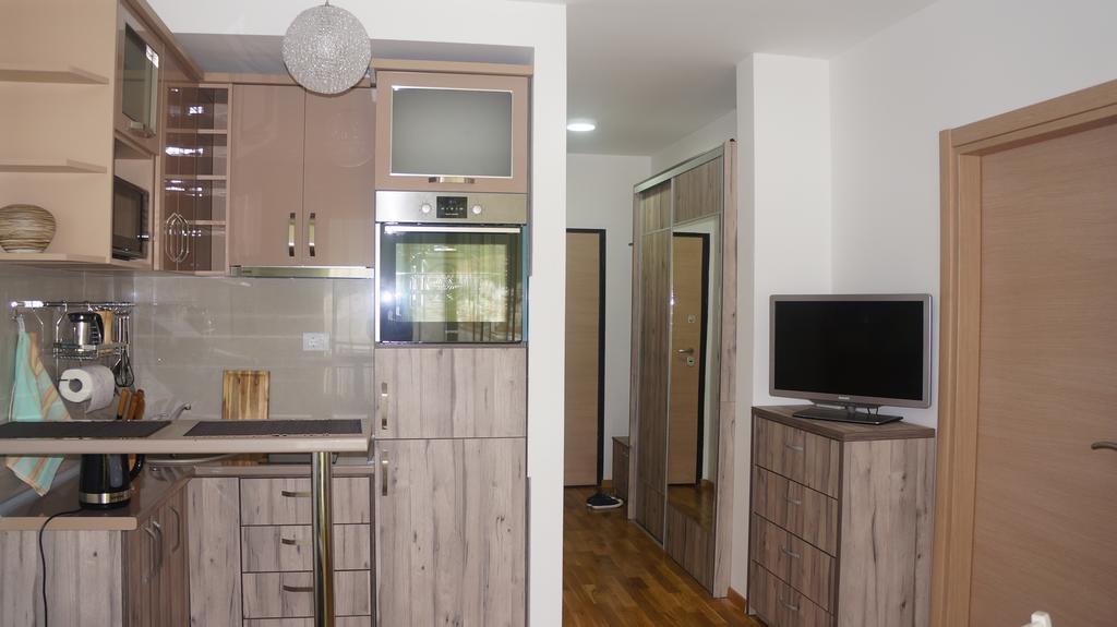 Apartments Lora Bokeljske Brigade Будва Екстериор снимка