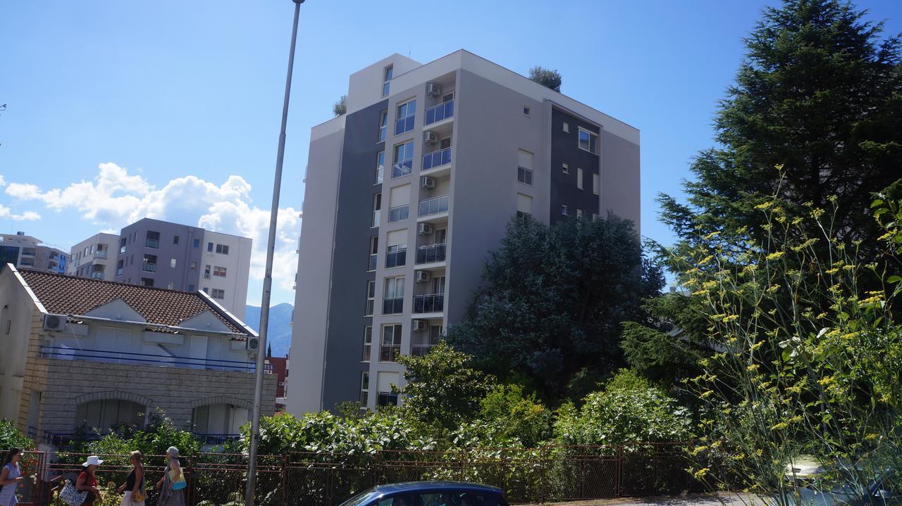 Apartments Lora Bokeljske Brigade Будва Екстериор снимка