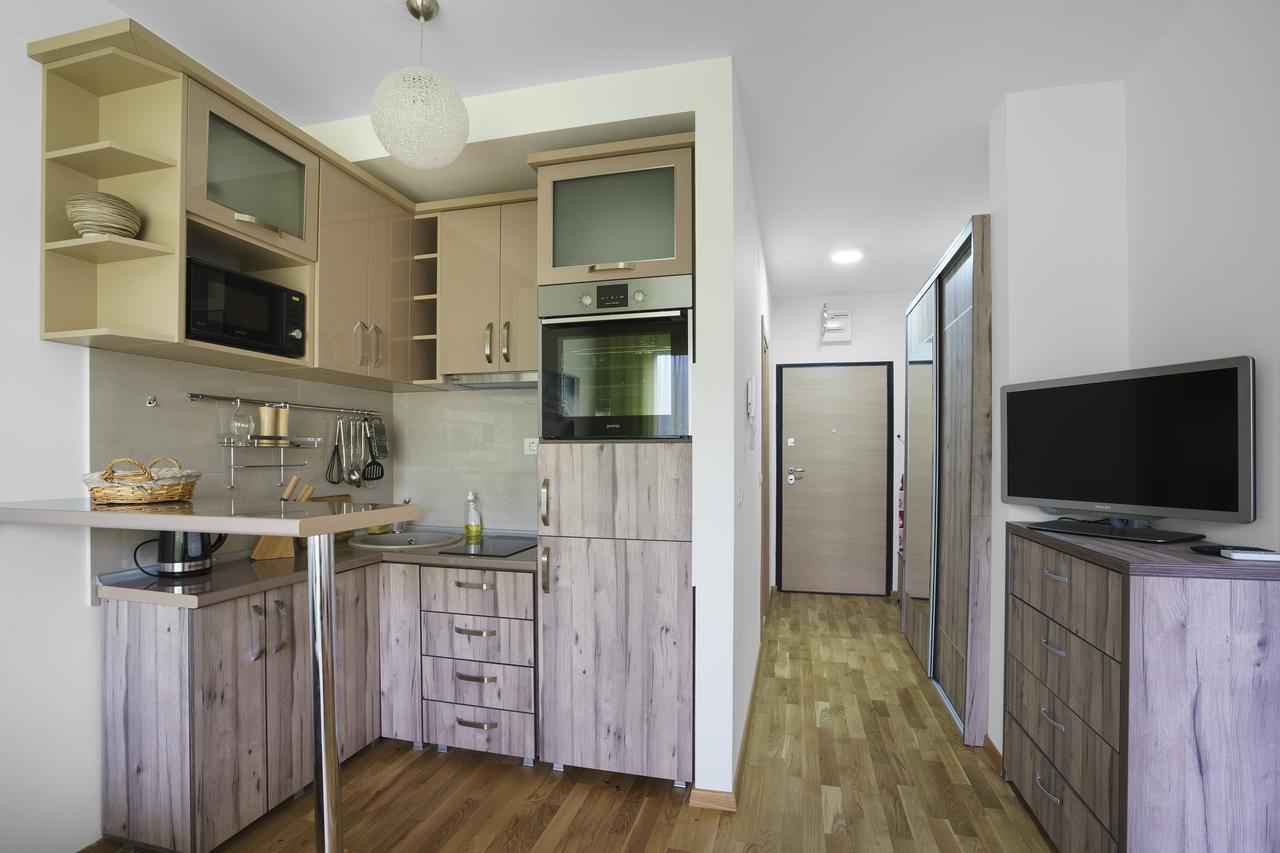 Apartments Lora Bokeljske Brigade Будва Екстериор снимка